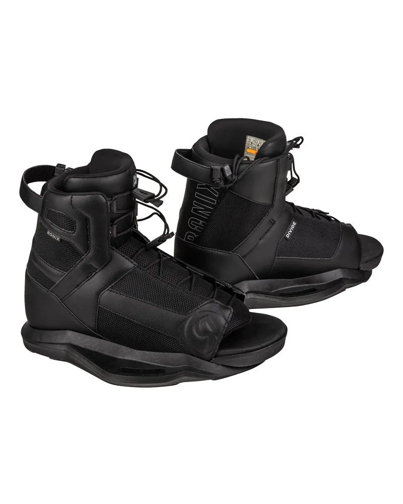 2025 Ronix District w/ Divide Boots