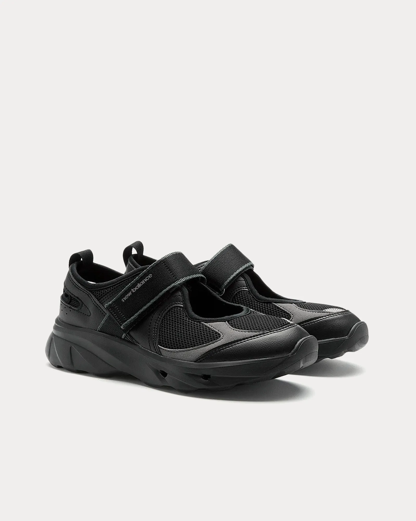 Breeze Black Slip On Sneakers