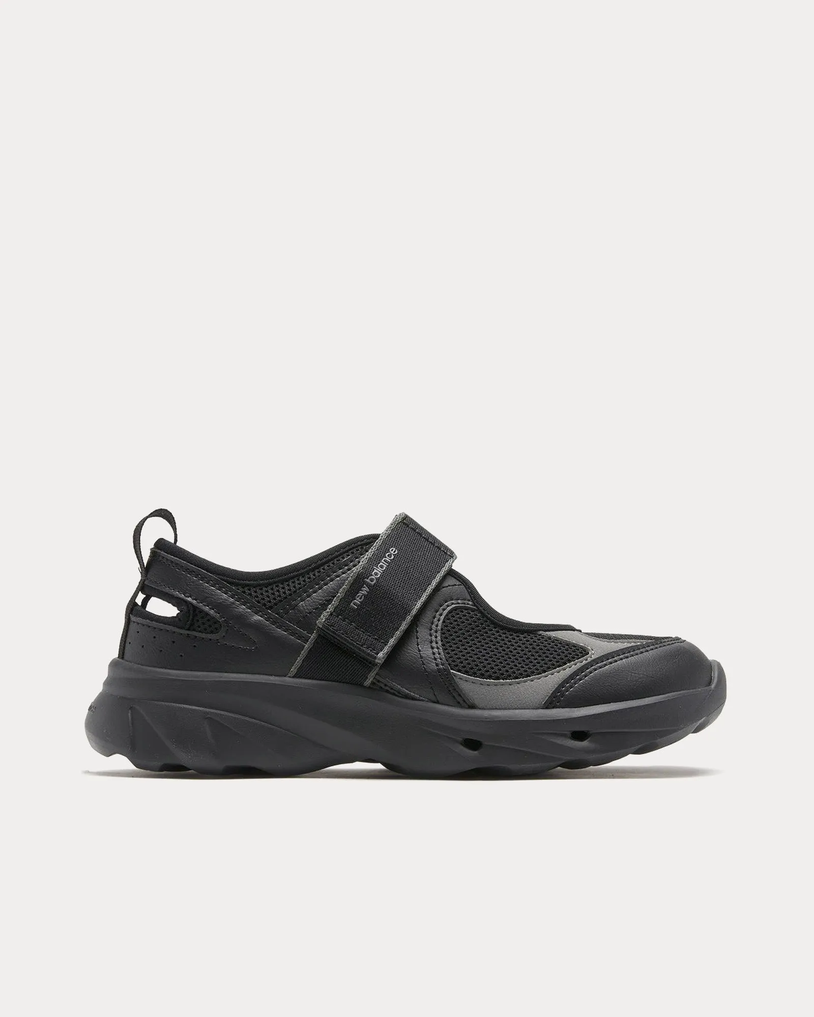 Breeze Black Slip On Sneakers