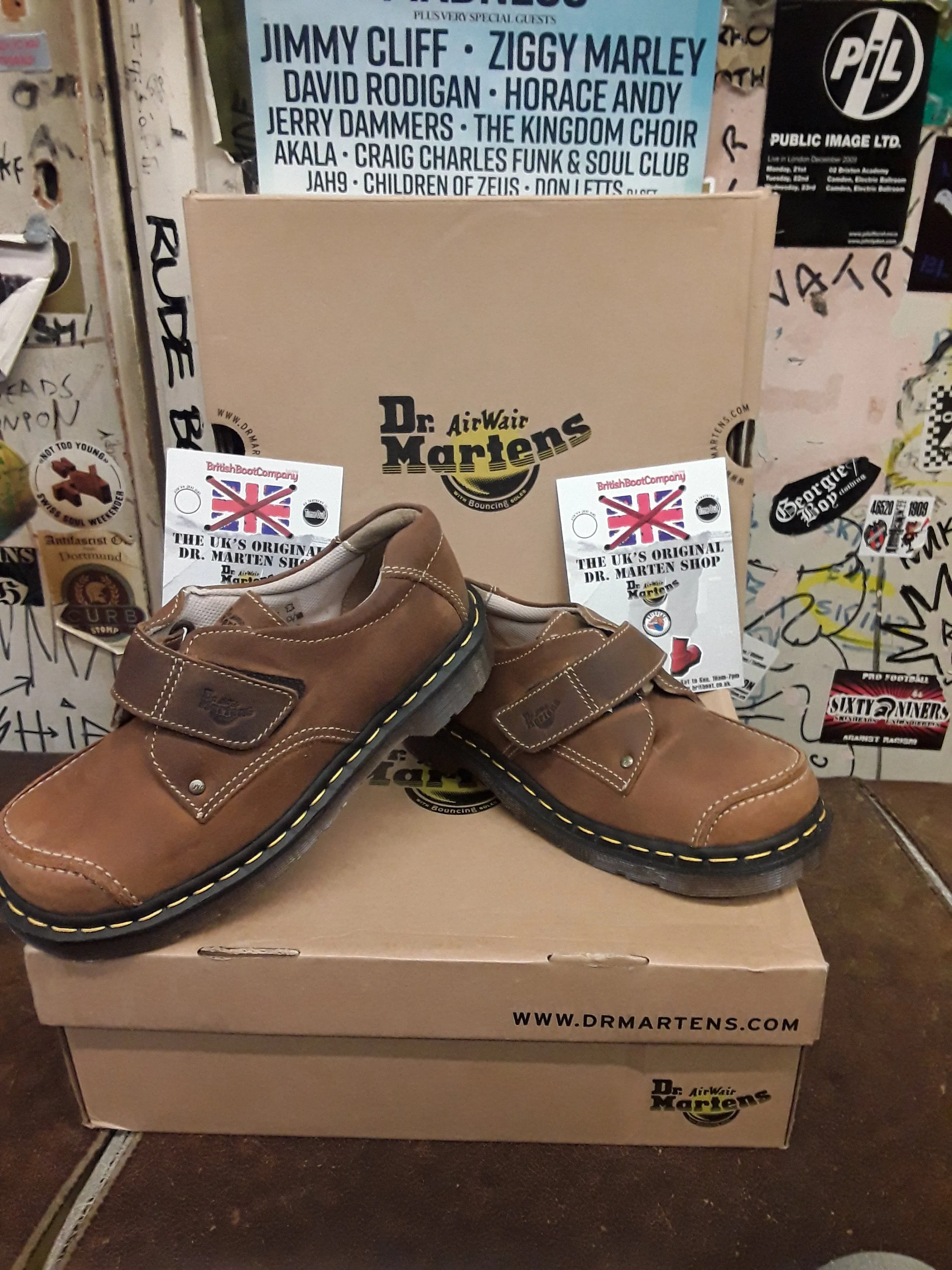 Dr Martens 6p35 Tan Buckskin Velcro Strap Shoe Size 5