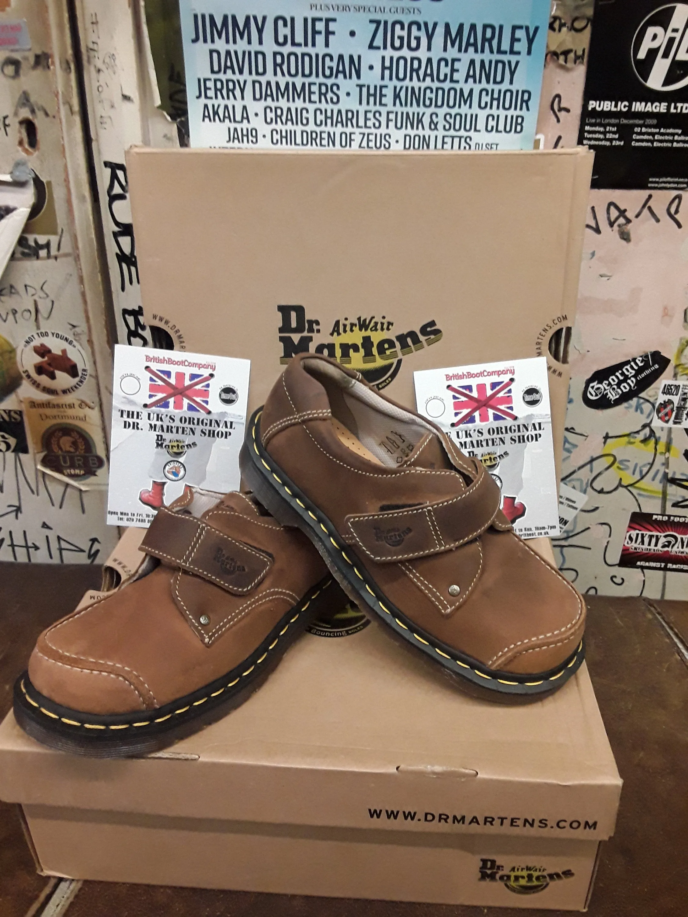 Dr Martens 6p35 Tan Buckskin Velcro Strap Shoe Size 5