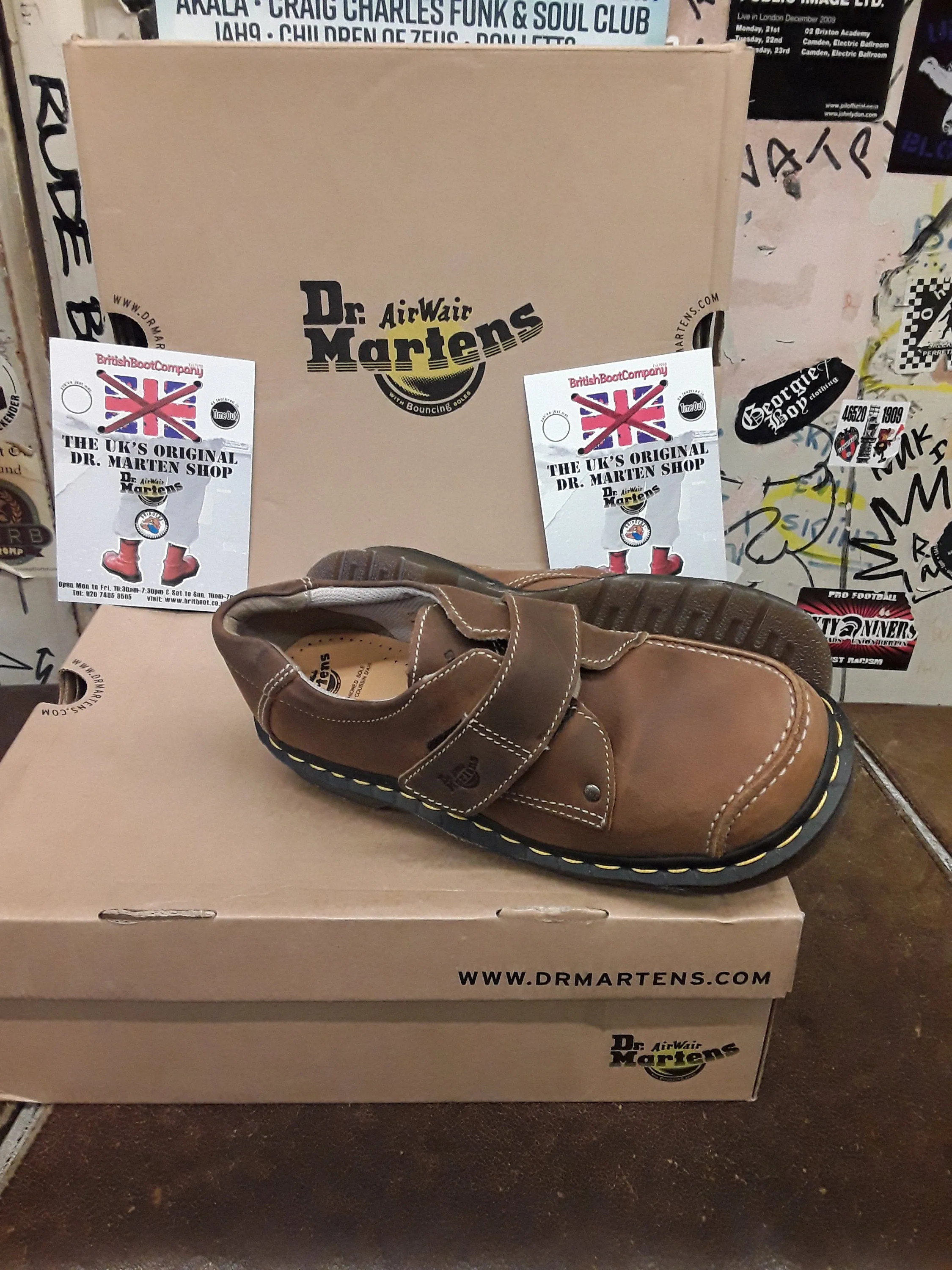 Dr Martens 6p35 Tan Buckskin Velcro Strap Shoe Size 5