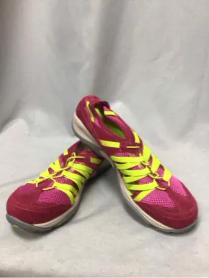 EXPLORE 24 SIZE 10 Ladies SHOES