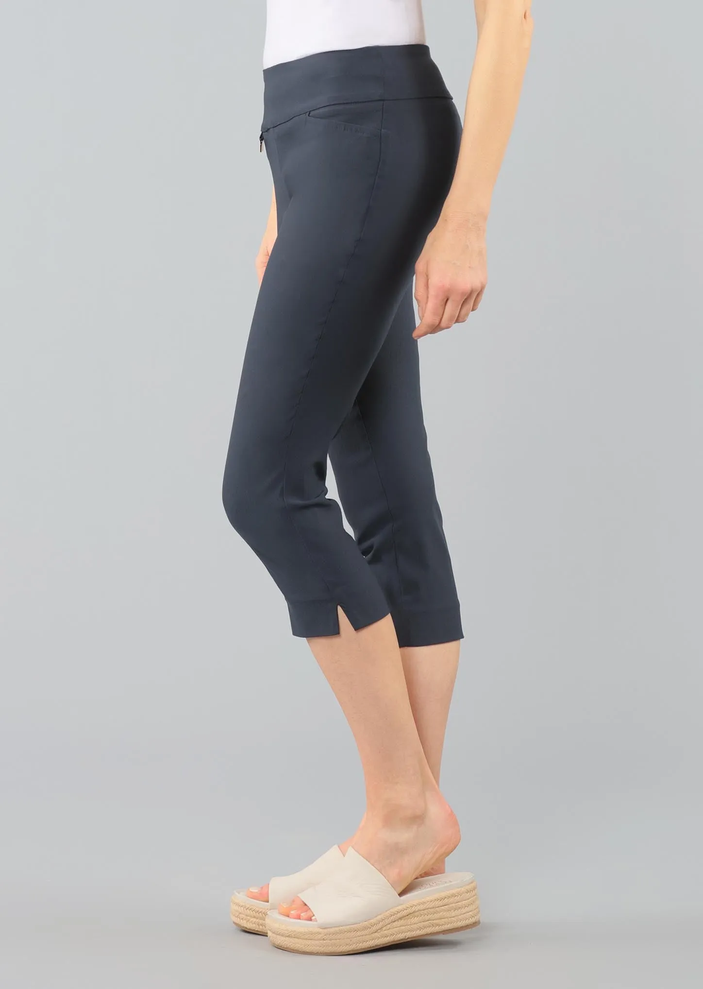 Mercury Fabric 21 1/2'' Capri With Pockets