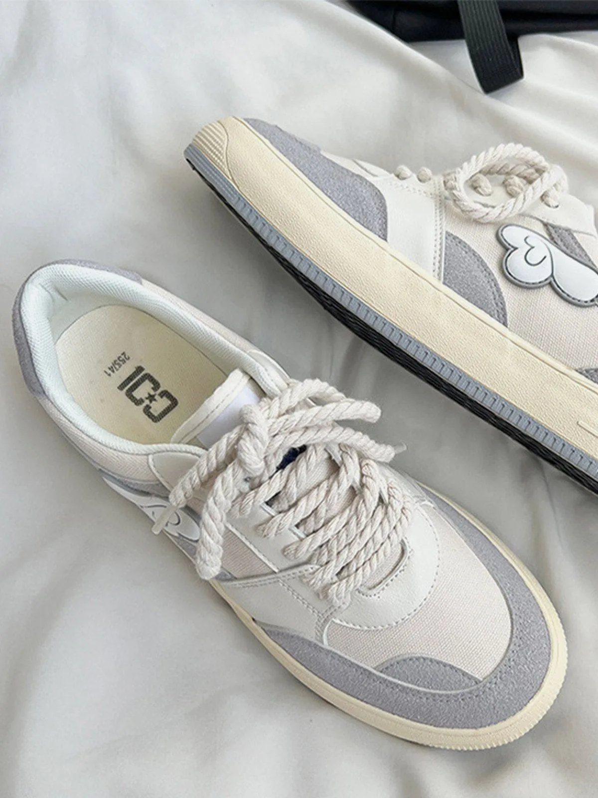 Niceprimes Colorblock Canvas Wings Graphic Casual Shoes