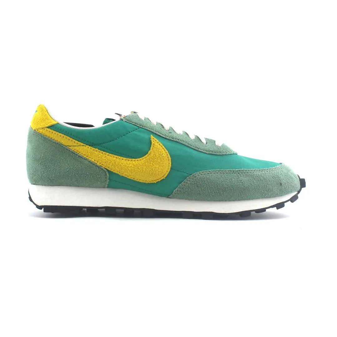 NIKE  DAYBREAK