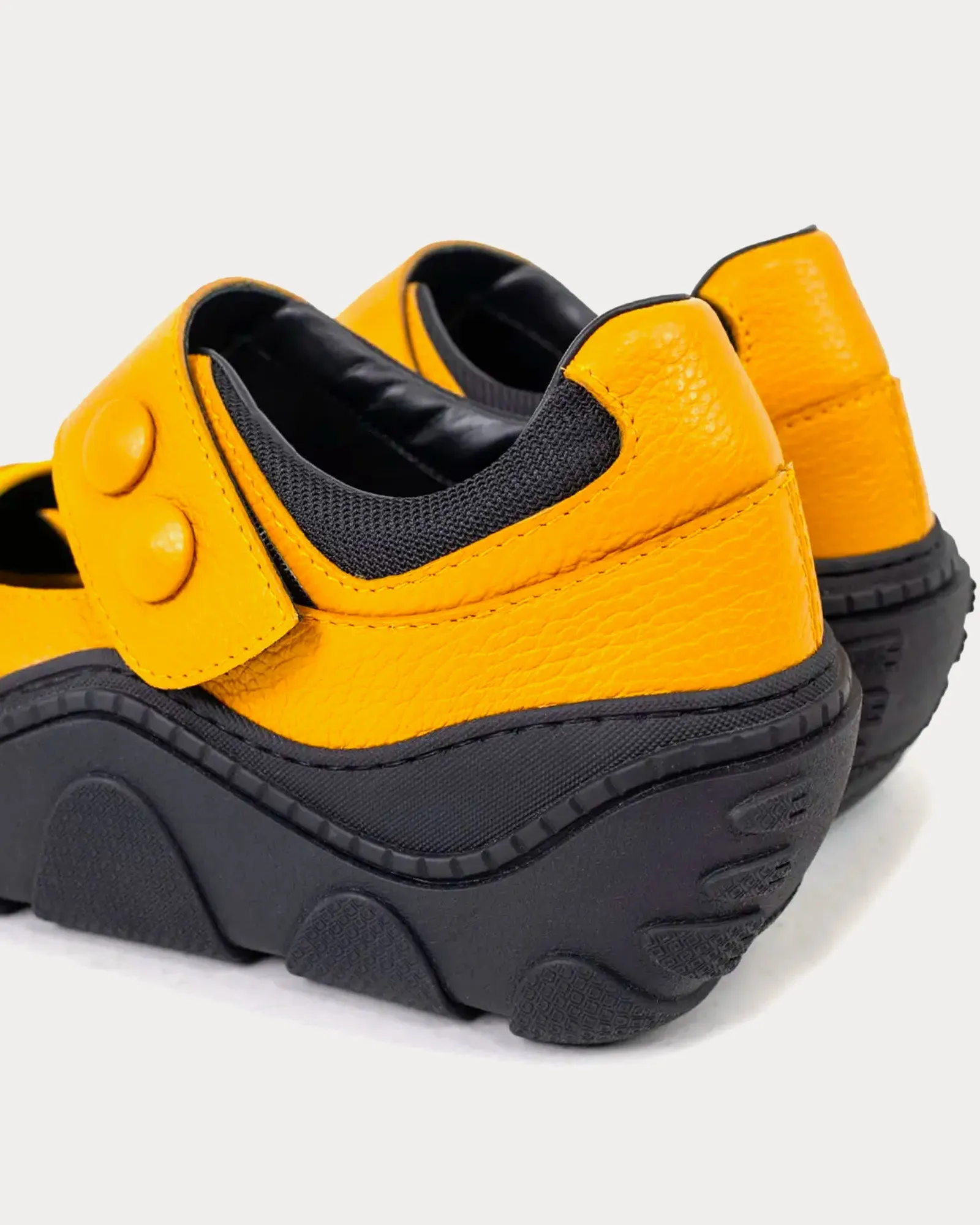 Sandal Hybrid Honey Slip Ons