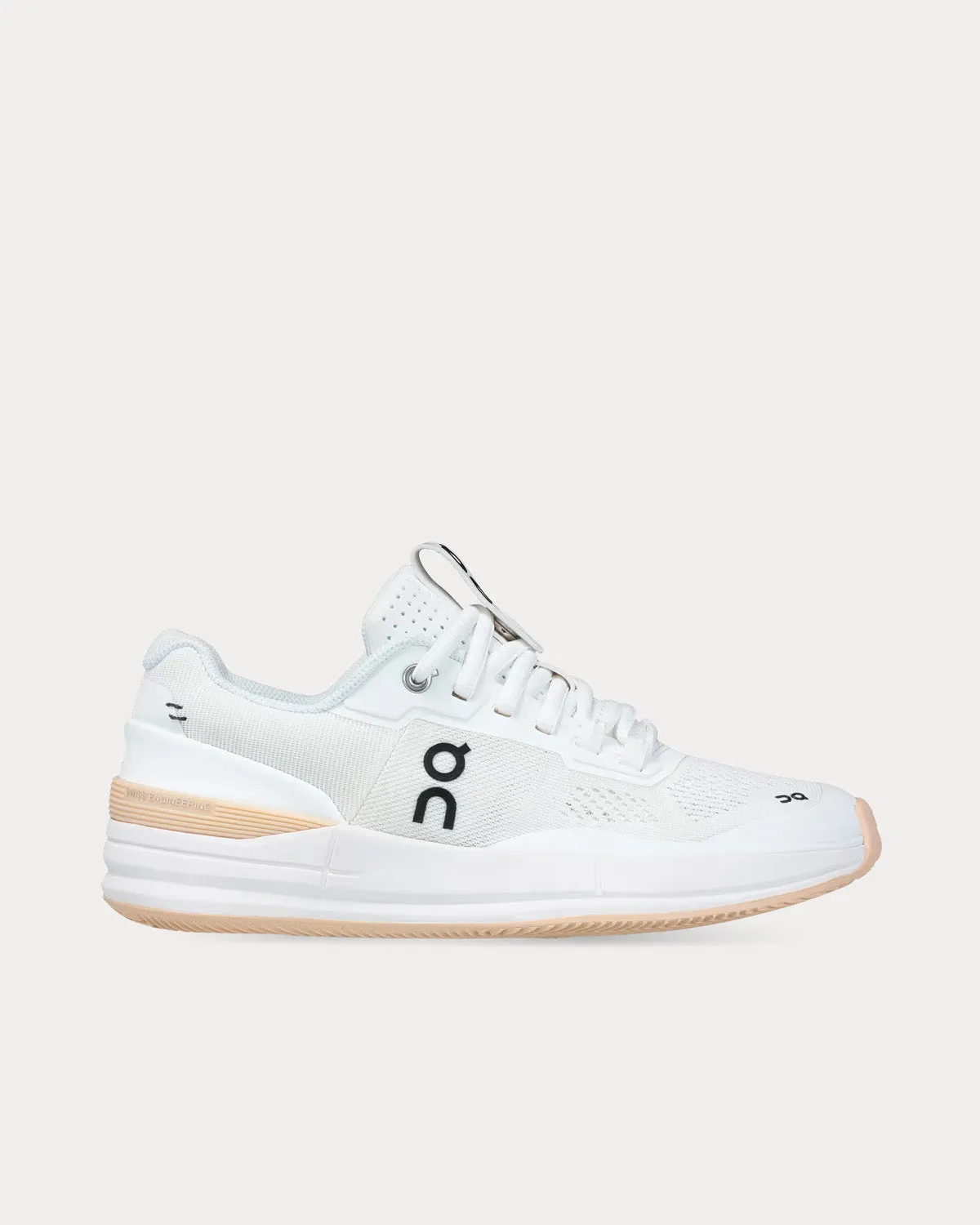 The Roger Pro Clay White / Savannah Low Top Sneakers