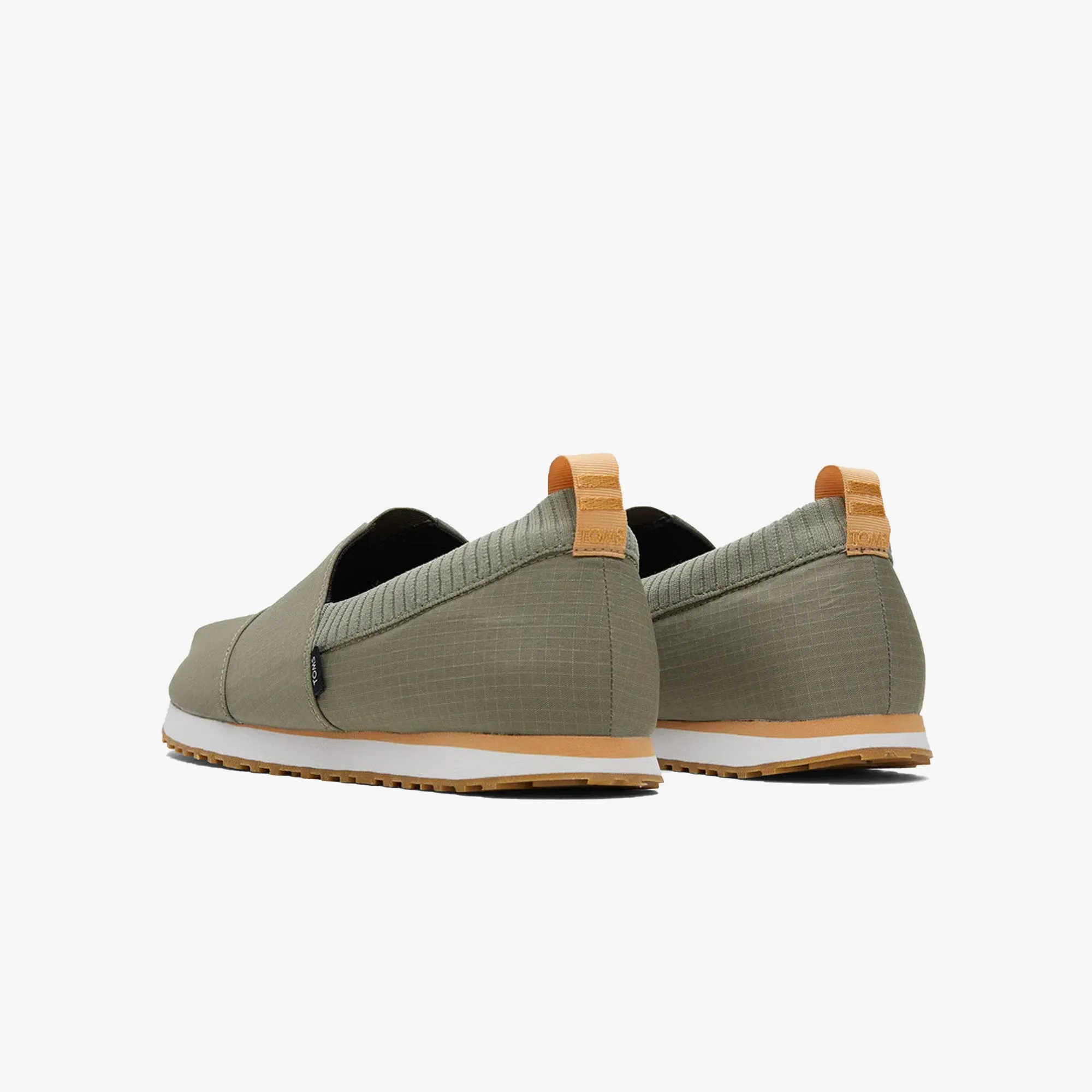 Toms | RESIDENT  { OLIVE
