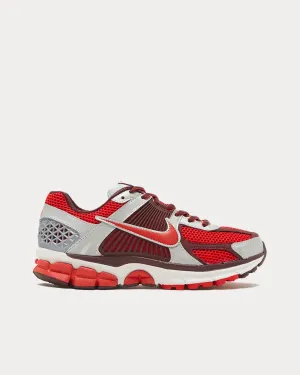Zoom Vomero 5 Mystic Red / Platinum Low Top Sneakers