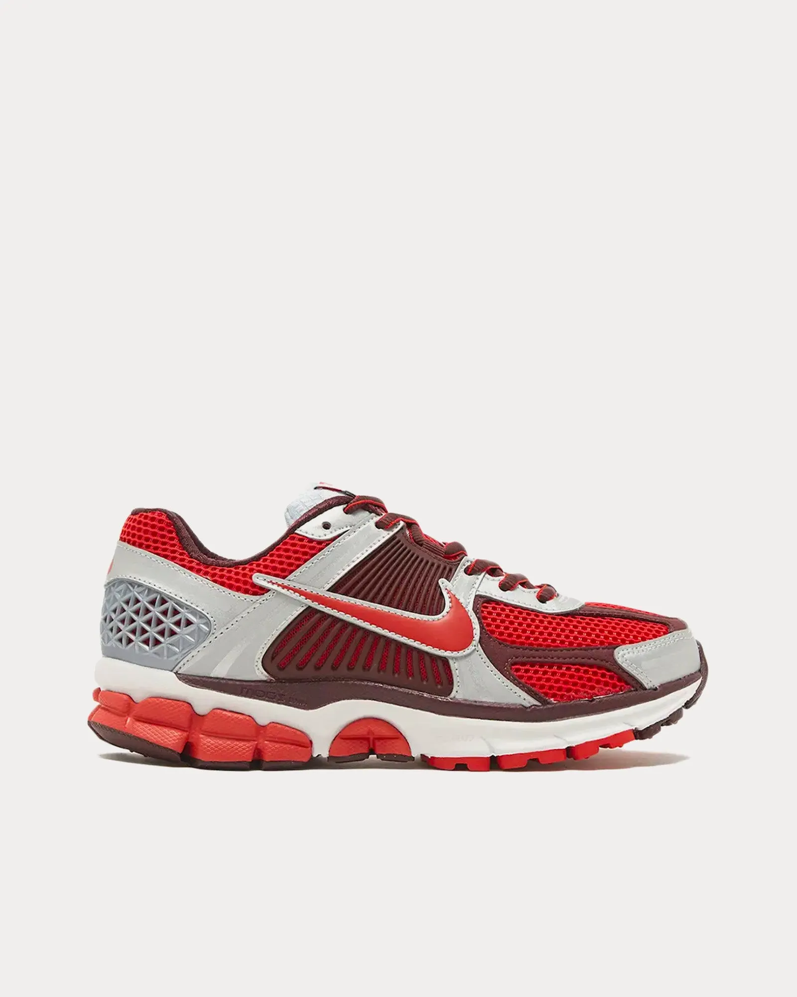 Zoom Vomero 5 Mystic Red / Platinum Low Top Sneakers
